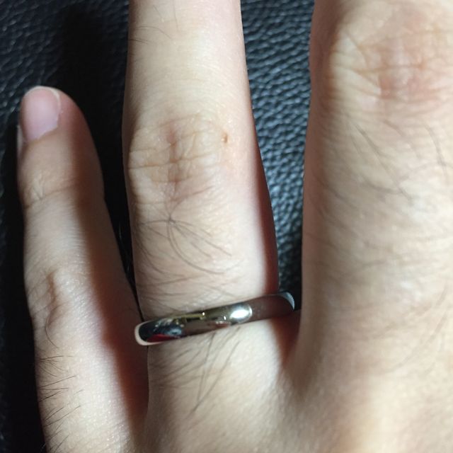 【アイプリモ(I-PRIMO)の口コミ】 数ある中からこちらの指輪を決めたのは、シンプルながら輝かしいデザイン…