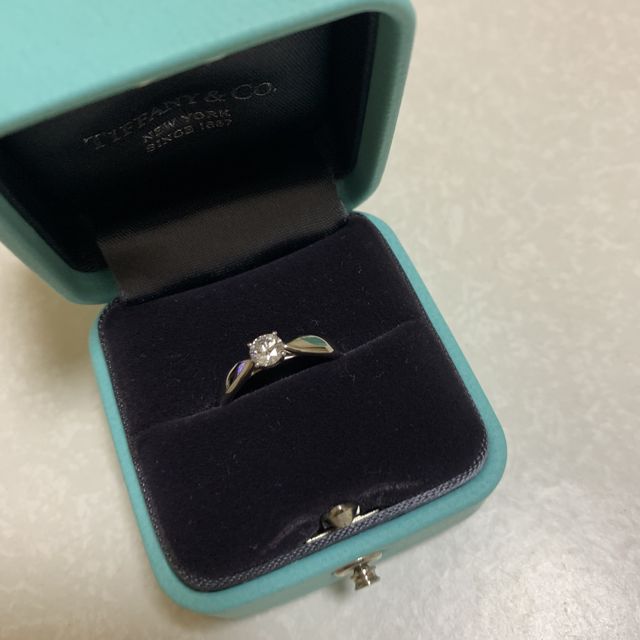 【ティファニー(Tiffany & Co.)の口コミ】 指輪といえばティファニー！という小さい頃からの憧れのブランドでした。…