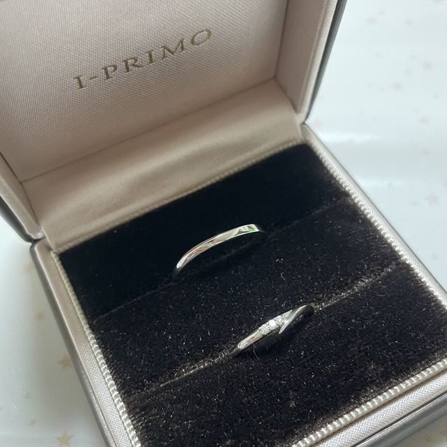 【アイプリモ(I-PRIMO)の口コミ】 手が小さめなので細いリングをさがしていました。派手すぎず、でも光が当…