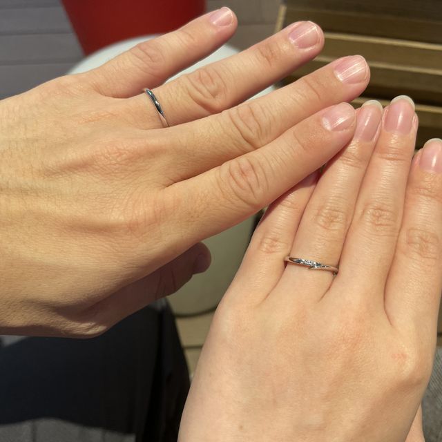 【アイプリモ(I-PRIMO)の口コミ】 手が小さめなので細いリングをさがしていました。派手すぎず、でも光が当…