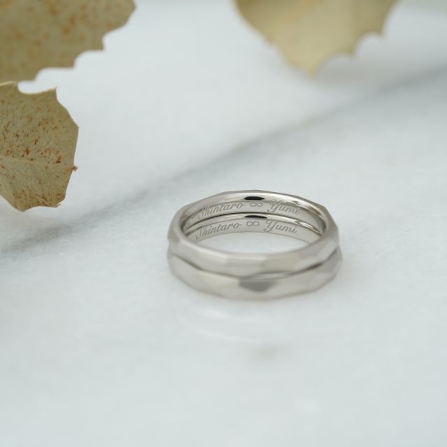 【THREE TREES(スリーツリーズ)の口コミ】 ザ結婚指輪というものは避けたかったので、めんどり・つや消しの仕上がり…