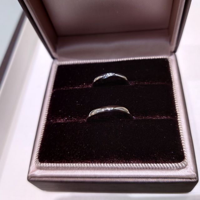 【アイプリモ(I-PRIMO)の口コミ】 購入した決め手は3つありました。
1つ目はデザインです。男性用の結婚指輪…