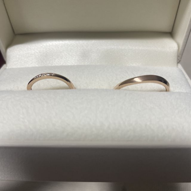 【RosettE(ロゼット)の口コミ】 シンプルだけどシンプルすぎないデザインを探していたので、全部が艶消し…