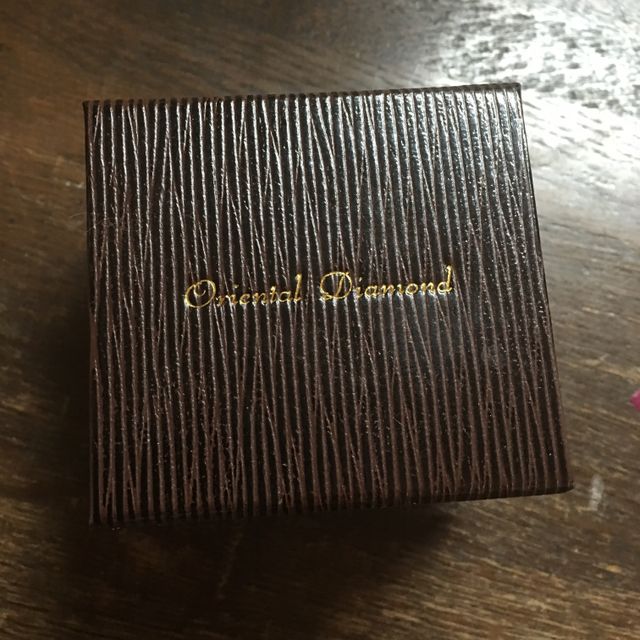 【oriental diamond(オリエンタルダイヤモンド)の口コミ】 特に買う気はなかったのですが、思わずきれいなダイヤモンドに見とれて衝…