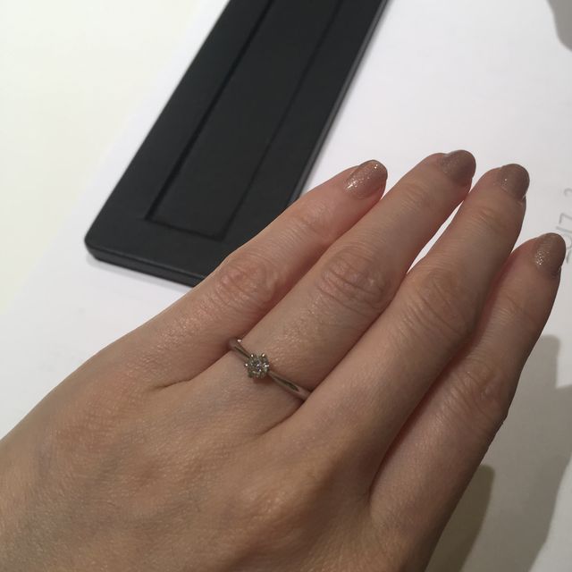 【ラザール ダイヤモンド(LAZARE DIAMOND)の口コミ】 ブランドやデザインにこだわりはなく、シンプルでダイヤがついてるいる王…