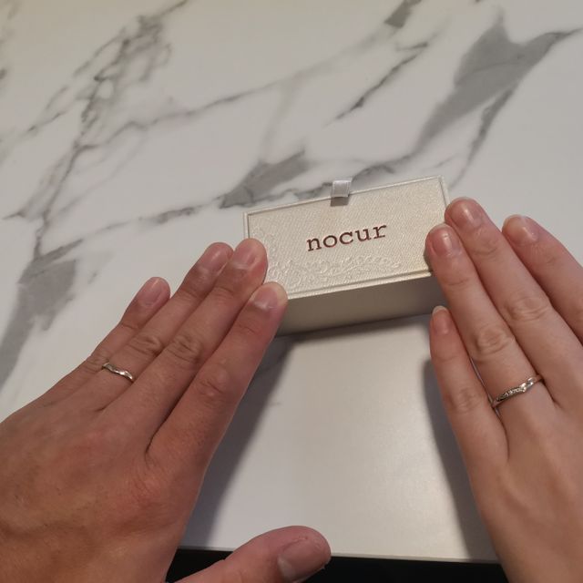 【nocur(ノクル)の口コミ】 デザインを見て2人とも一目惚れしました。
コスパもよく、改めてこの指輪…