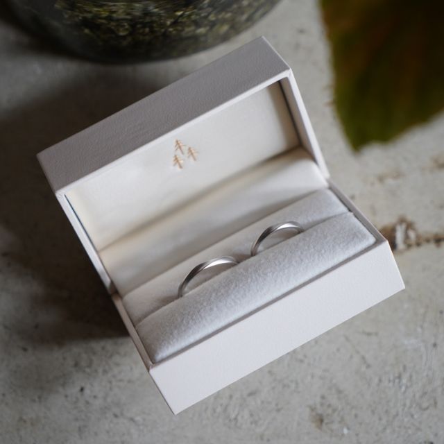 【THREE TREES(スリーツリーズ)の口コミ】 二人でデザインと作成を行えるのが1番の決め手でした。式を行わない予定な…