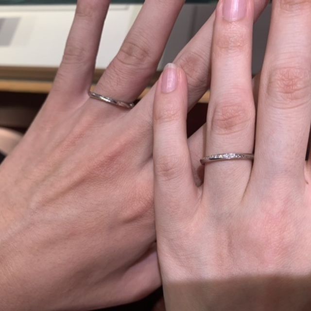 【銀座ダイヤモンドシライシの口コミ】 プラチナで強度が良い。ダイヤモンドが斜めギリギリに入っているので、様…