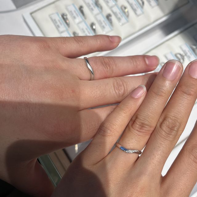 【エクセルコダイヤモンド(EXELCO DIAMOND)の口コミ】 V字の指輪をずっと探していました。他のところでV字をキープしていたので…