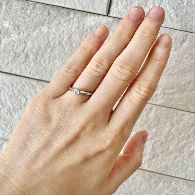 【銀座ダイヤモンドシライシの口コミ】 デザインが気に入りました。また値段も比較的安いやつがいいと思っていた…