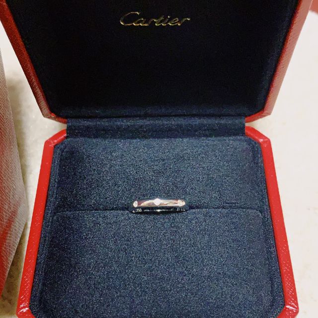 【カルティエ(Cartier)の口コミ】 プラチナで探しました。カルティエがデザインが一番可愛かったので選びま…