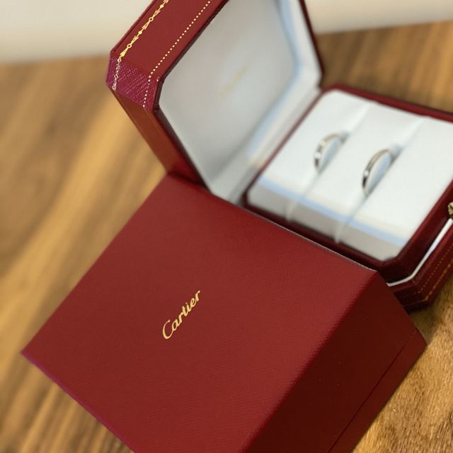 【カルティエ(Cartier)の口コミ】 指輪のデザインはシンプルなものがよく、シンプルなものにしました。着け…