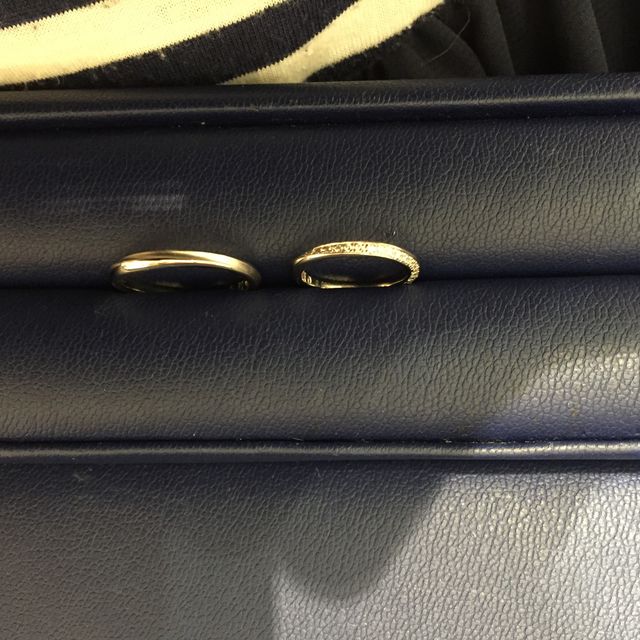 【銀座ダイヤモンドシライシの口コミ】 指が細いので、リングも細身で探しました。
彼も私もシンプルなデザインが…