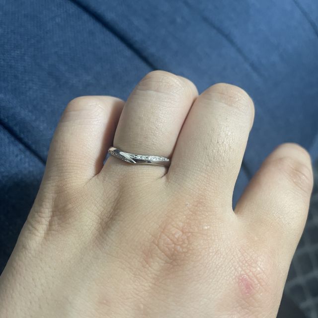 【ひなの口コミ】 S字とV字で2人で悩んだ結果、自分たちはV字のほうが似合っていたのでこの…