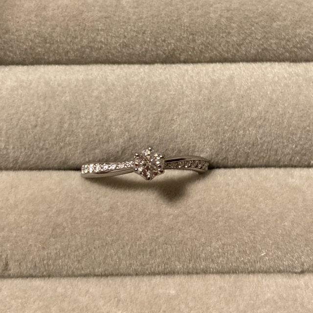 【4℃ BRIDAL(ヨンドシーブライダル)の口コミ】 自分のこだわりと相手のイメージにぴったりだった。
デザインも、永遠の無…