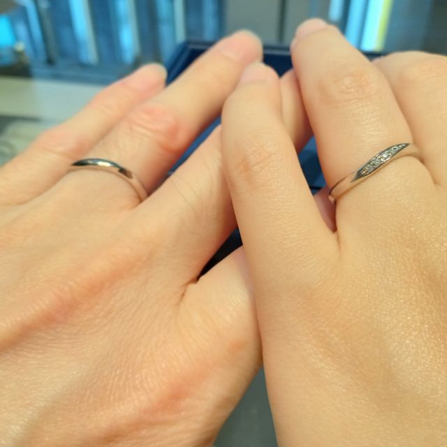 【銀座ダイヤモンドシライシの口コミ】 シンプルなデザインのものを探していましたが、何も無いものだと飽きそう…