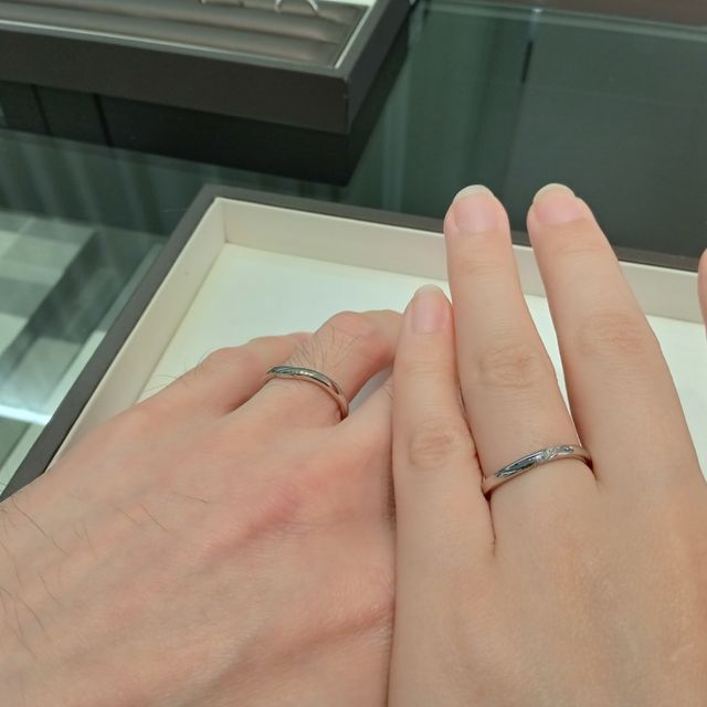 【アイプリモ(I-PRIMO)の口コミ】 女性用は石が側面にも入っているので、正面だけでなくキラキラ輝いている…