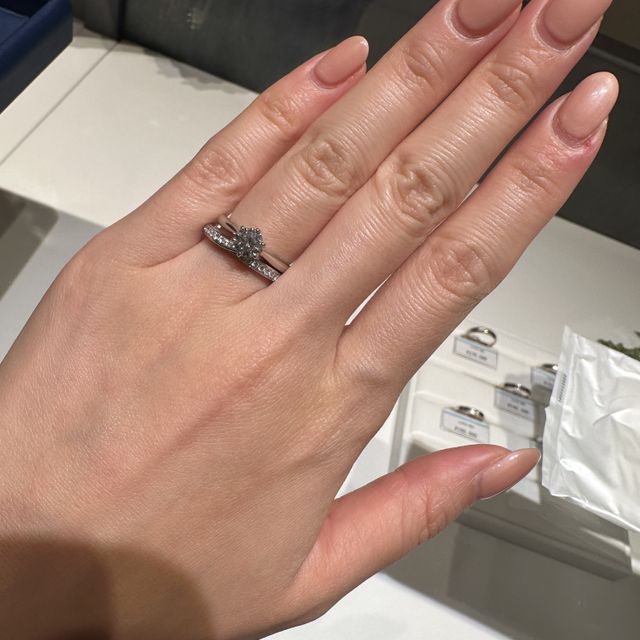 【銀座ダイヤモンドシライシの口コミ】 ダイヤの品質が他店よりも良かった。
3店舗がシライシさんで、ダイヤにつ…