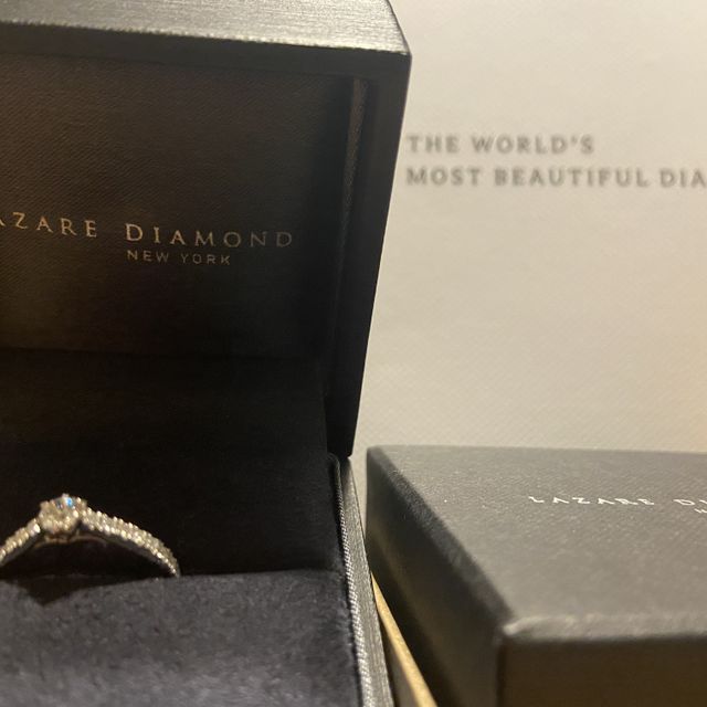 【ラザール ダイヤモンド(LAZARE DIAMOND)の口コミ】 指輪のデザイン。婚約指輪などで特別な日やデートにつけて欲しく、とにか…
