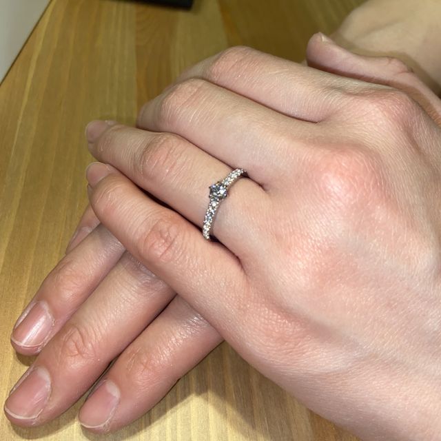 【ラザール ダイヤモンド(LAZARE DIAMOND)の口コミ】 指輪のデザイン。婚約指輪などで特別な日やデートにつけて欲しく、とにか…