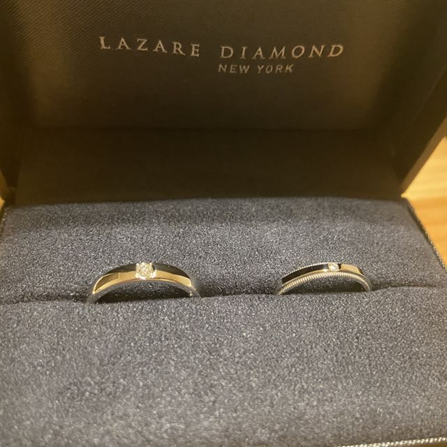 【ラザール ダイヤモンド(LAZARE DIAMOND)の口コミ】 婚約指輪と同じブランドで、かつ、女性側は婚約指輪とセットで付けれるデ…