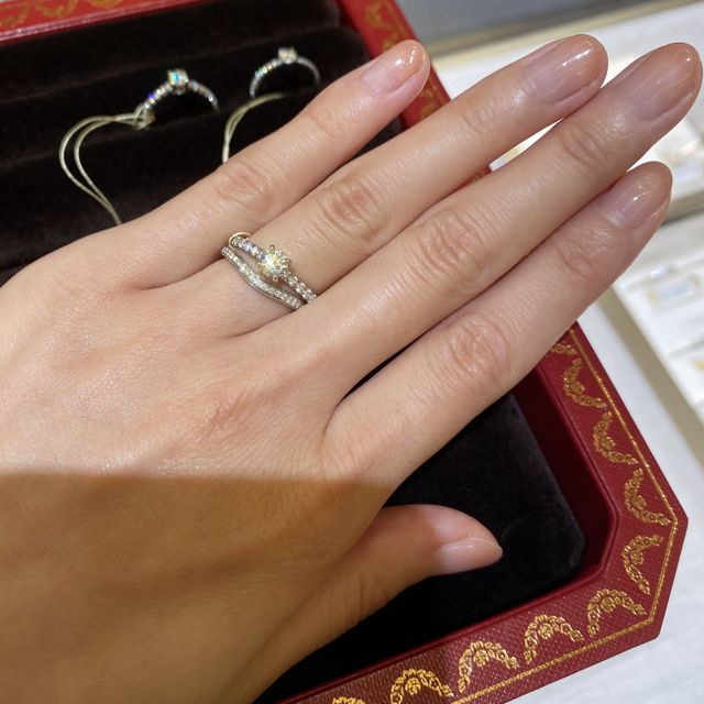 【カルティエ(Cartier)の口コミ】 カルティエのバレリーナはかなり人気の指輪です。実際はめてみるとダイヤ…