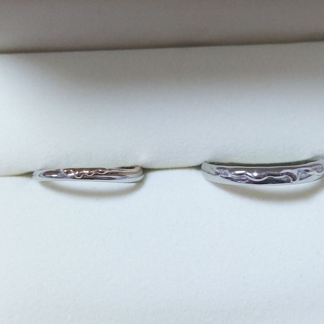 【ケイウノ ブライダル(K.UNO BRIDAL)の口コミ】 ディズニーデザインが豊富でプーさんのデザインの指輪があった為。また、…