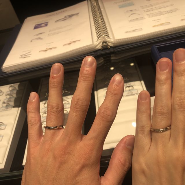 【銀座ダイヤモンドシライシの口コミ】 種類豊富で、どれも可愛くてとても楽しく選ぶことができました。ストレー…