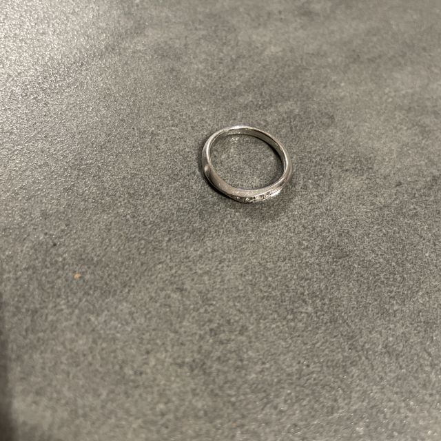 【ラザール ダイヤモンド(LAZARE DIAMOND)の口コミ】 シンプルかつ、ダイヤが入っている指輪を探していました。他ブランドのダ…