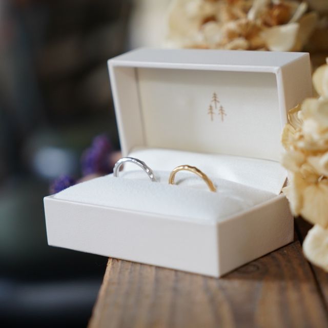 【THREE TREES(スリーツリーズ)の口コミ】 デザインは凹凸質感はマットな物を探していました。
自分達で作れるお店を…