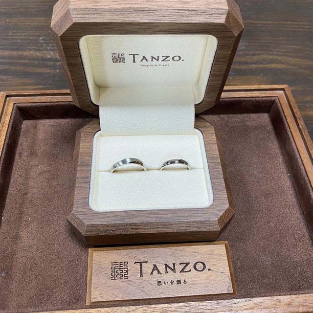 【TANZO.(鍛造指輪)の口コミ】 結婚指輪を探す際、最初の一軒目として来店しました。
入籍指輪を1ヶ月程…