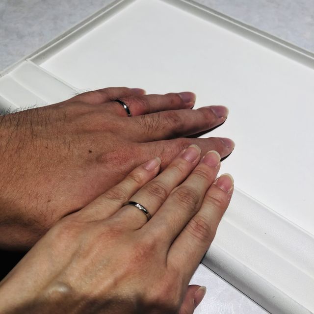 【YUKIZAKI BRIDAL(ユキザキブライダル)の口コミ】 石付きでシンプルなものを探していました。
細身のデザインで付けていて邪…