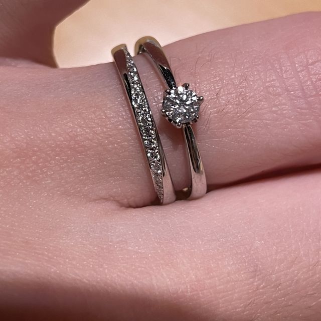 【銀座ダイヤモンドシライシの口コミ】 デザインがシンプルかつゴージャスなところが気に入った。説明がわかりや…