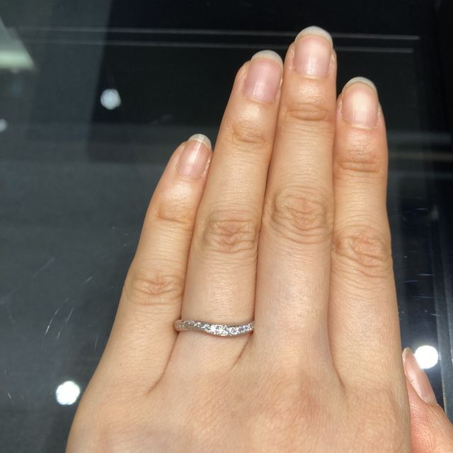 【ラザール ダイヤモンド(LAZARE DIAMOND)の口コミ】 ブランドのお名前にダイヤモンドが入っているだけあり、小粒ひとつぶであ…