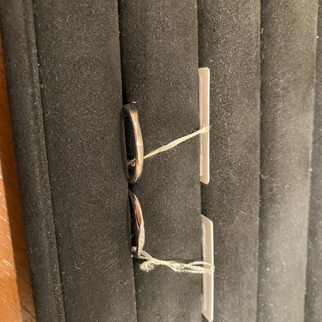 【TRECENTI(トレセンテ)の口コミ】 ストレートのデザインですが、他のブランドで見た指輪よりも綺麗な形で一…