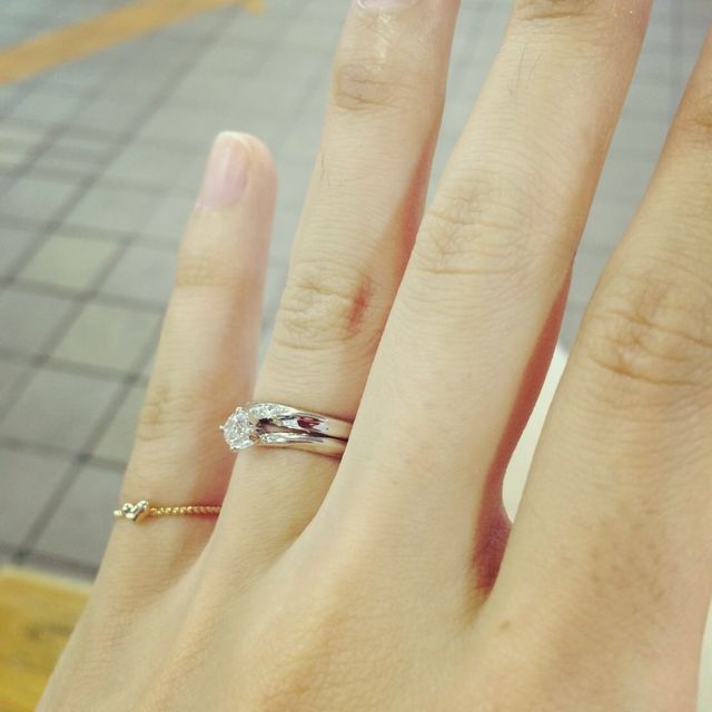 【銀座ダイヤモンドシライシの口コミ】 最初は悩みましたが、沢山の指輪の中でこれ！という指輪に出会う事ができ…