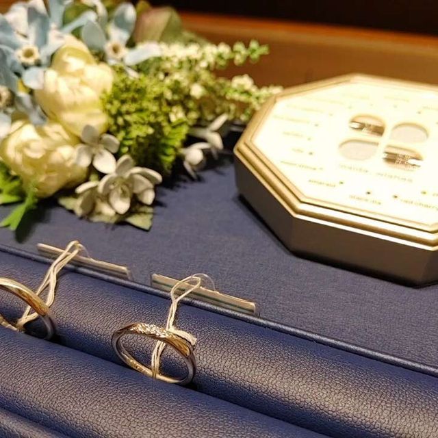 【銀座ダイヤモンドシライシの口コミ】 色々なお店を見て回りましたが、購入したものは指触りが滑らかで着けてい…