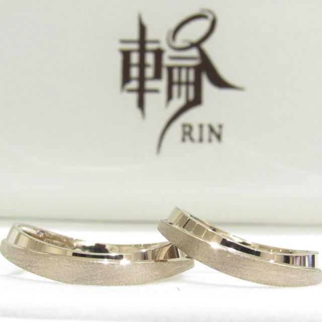 【輪-RIN-の口コミ】 あまり人と被らないシャンパンゴールドの色味と、角度によって見え方が変…