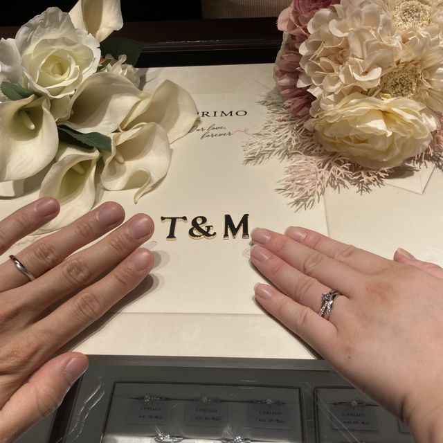 【アイプリモ(I-PRIMO)の口コミ】 まずは婚約指輪のプラウに一目惚れしました。
そしてセットリングのノクタ…