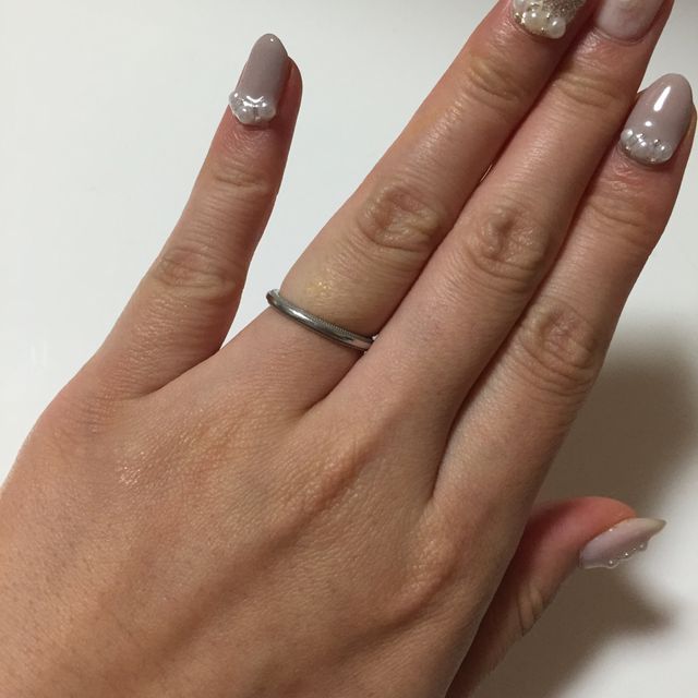 【ティファニー(Tiffany & Co.)の口コミ】 結婚指輪はティファニーで決めていました。シンプルだけど、すこしデザイ…