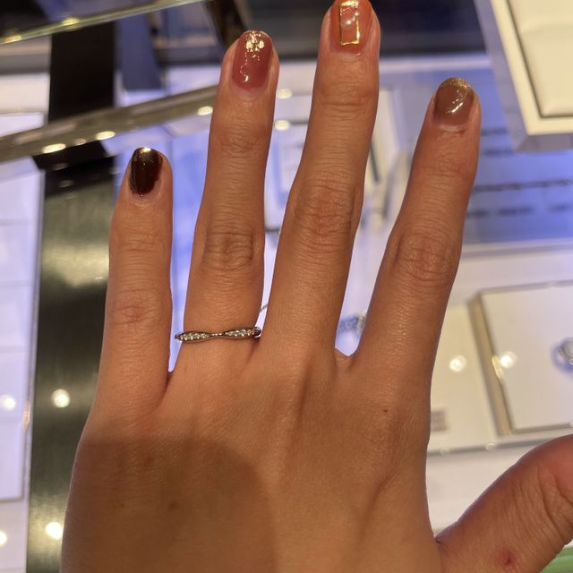 【シャネル(CHANEL)の口コミ】 シャネルを代表する、カメリアの花をモチーフとした指輪でデザイン性があ…