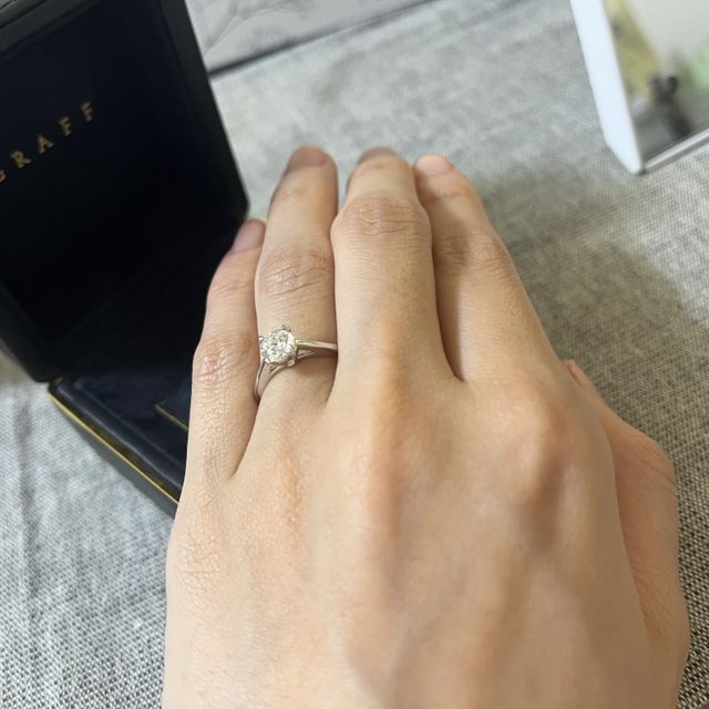 【グラフ(GRAFF)の口コミ】 ブランドとして有名で憧れの指輪でした。ダイヤモンドの品質が良いのも他…