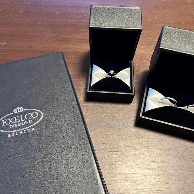 【エクセルコダイヤモンド(EXELCO DIAMOND)の口コミ】 デザインが決め手で購入しました。
予算もあったので、抑えつつダイヤモン…