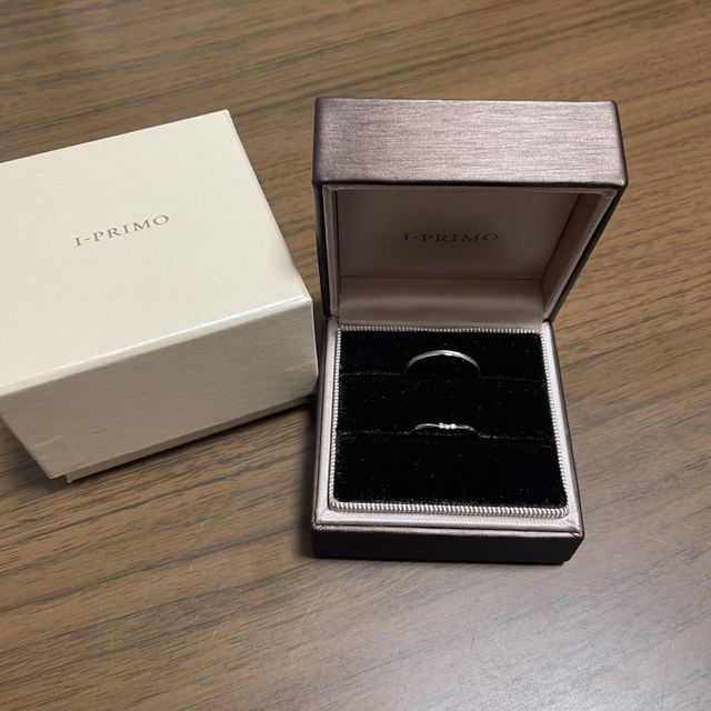 【アイプリモ(I-PRIMO)の口コミ】 2人とも低価格で良い物があればいいなと思っていたところ、とても素敵な結…