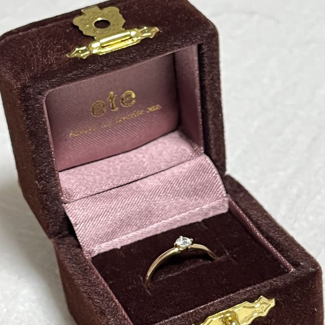 【ete(エテ)の口コミ】 私の小さい短い指にも似合う指輪を常に探しておりました。細くて華奢な指…