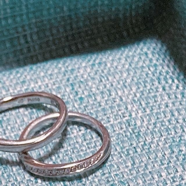 【4℃ BRIDAL(ヨンドシーブライダル)の口コミ】 指輪のデザインは見に行く前からウェーブがいいなと思っていました。実際…