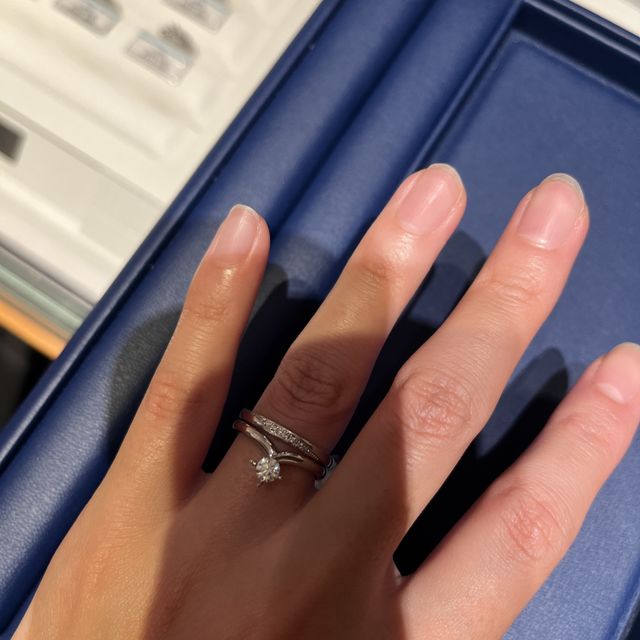 【銀座ダイヤモンドシライシの口コミ】 デザインです！
シンプルすぎず、派手すぎず、でもちょっと個性のあるデザ…