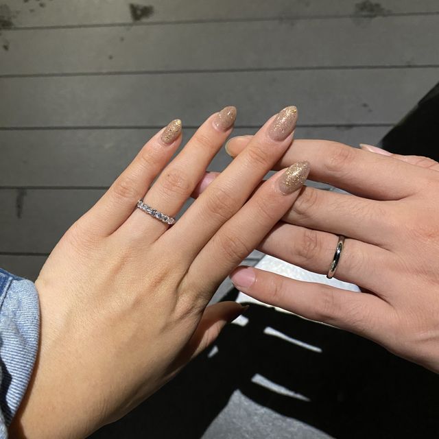 【銀座ダイヤモンドシライシの口コミ】 ０.62カラットのハーフエタニティリングとプラチナリングのセットです。エ…