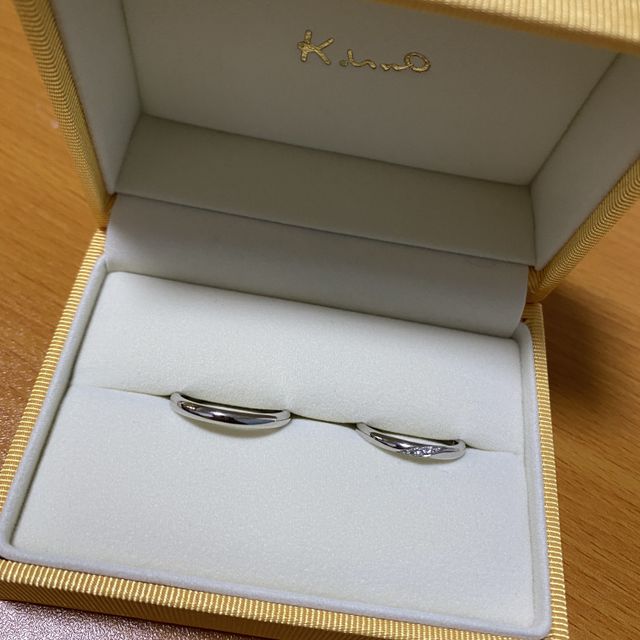 【ケイウノ ブライダル(K.UNO BRIDAL)の口コミ】 指輪の内側に自分で書いたイラストを刻印できることが決め手でした。友人…