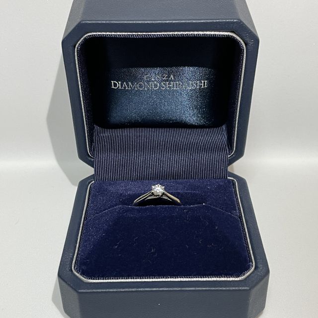 【銀座ダイヤモンドシライシの口コミ】 中央に小さめのダイヤがある、王道タイプが欲しく探していました。ダイヤ…